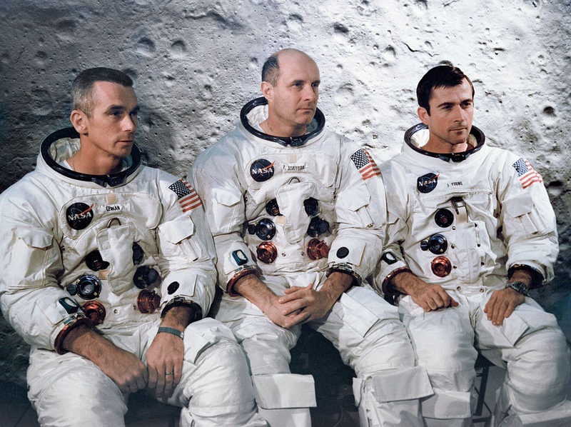 Eugene A. Cernan, Thomas P. Stafford y John W. Young. Wikimedia Commons